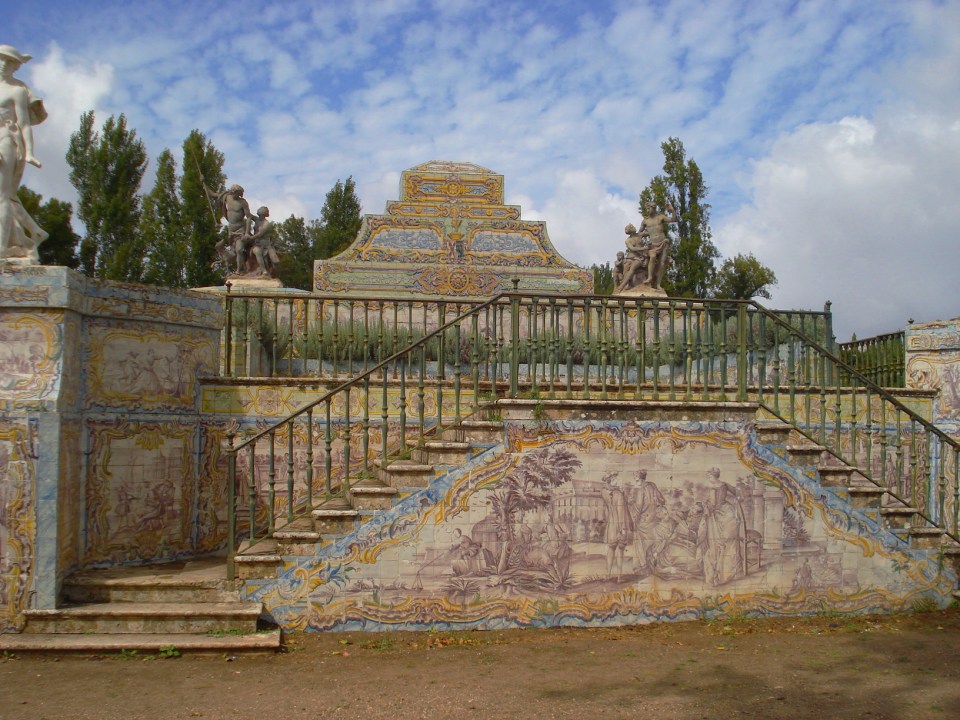 A hint of mausoleum style in the canal garden