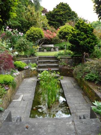 The D.I.Y. Lutyens-style sunken garden