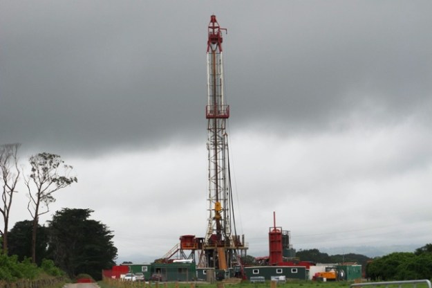 The latest rig near us, photographed from Ngatimaru Road
