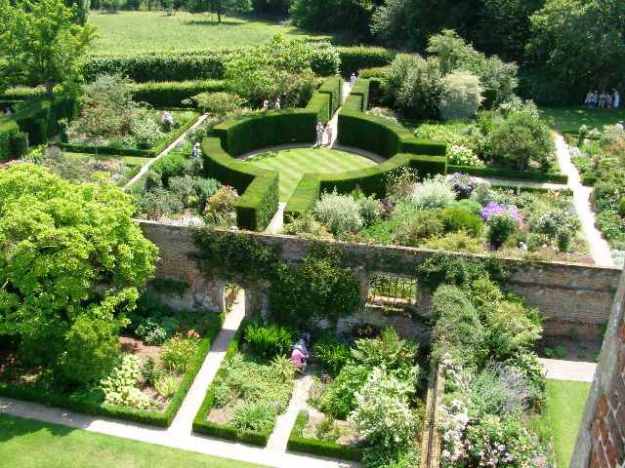 Sissinghurst of course - the inspiration for many, many gardens in NZ. Too many.