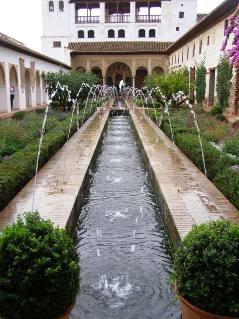 More about wealth, power and lifestyle than plants - the Alhambra in Spain