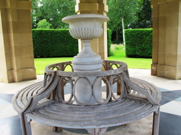 Seating in the round