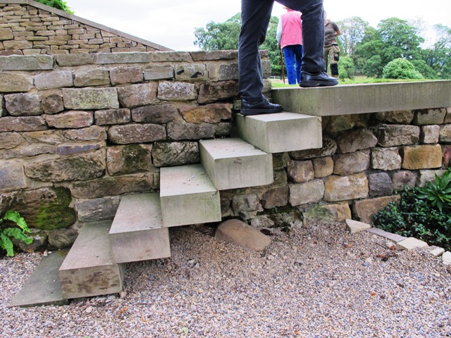 floating or suspended steps