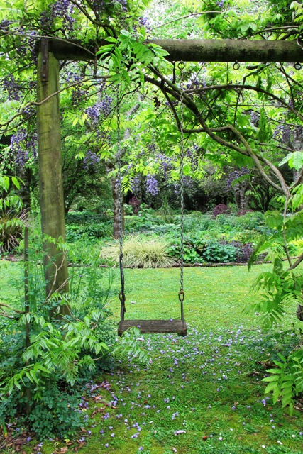  Te Popo is a cool climate, woodland garden on a large scale inland from Stratford with a romantic feel that I love. 