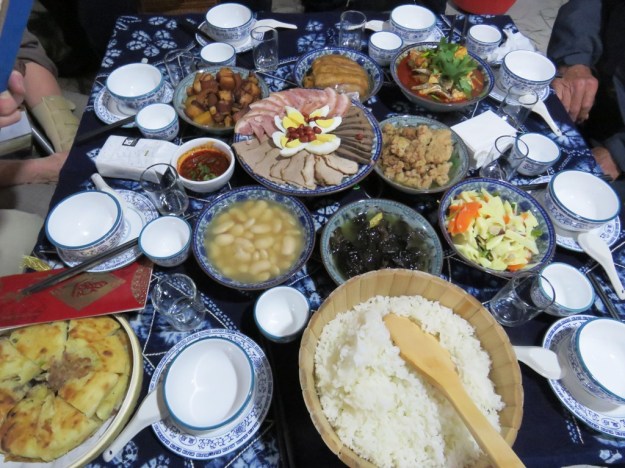 Zoucheng Village - the Bai people's "Eight Bowls of Dishes" 